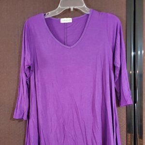 Larace 3/4 sleeve tunic top, purple, size M